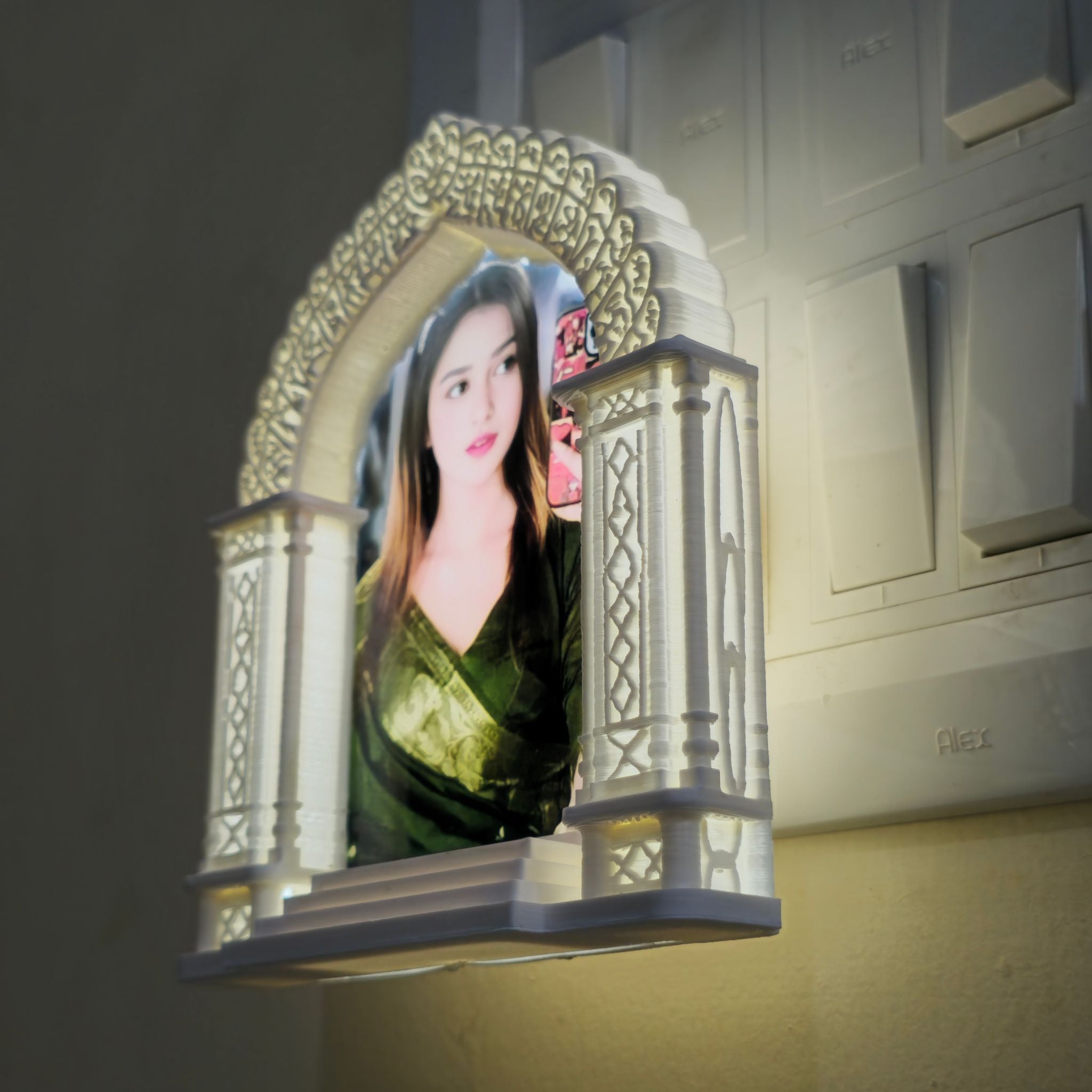 3D Glowing Night Light with Personalized Photo Frame