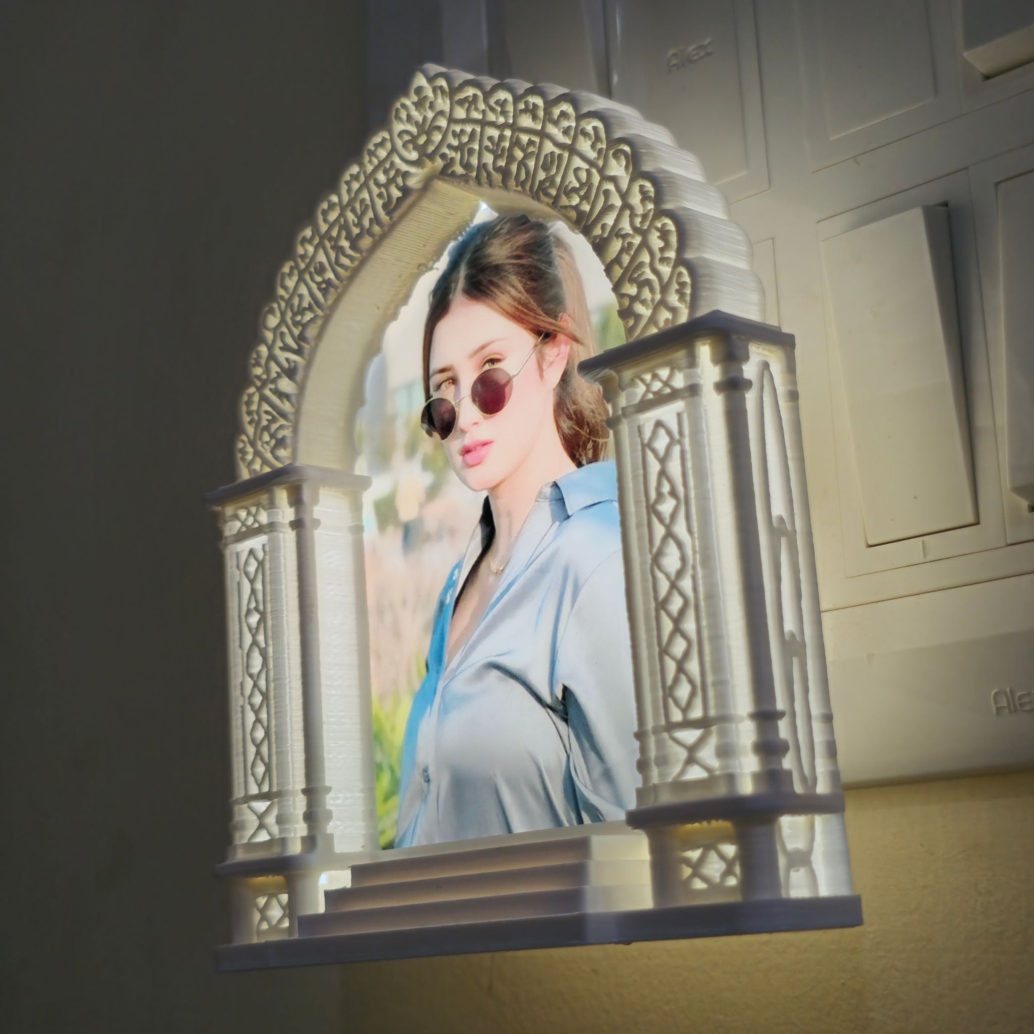 3D Glowing Night Light with Personalized Photo Frame